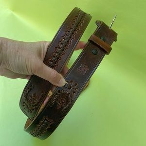 New dark brown tool made in Mexico leather belt